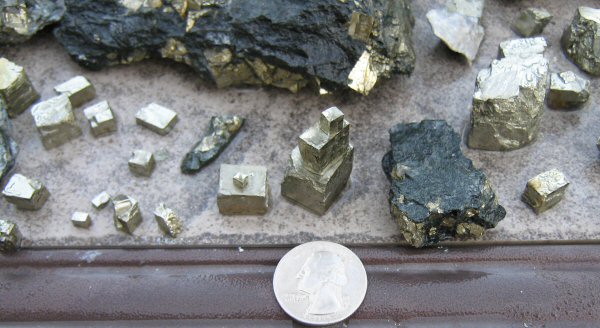 Standard - Glendon Pyrite Dig - GemologyOnline.com